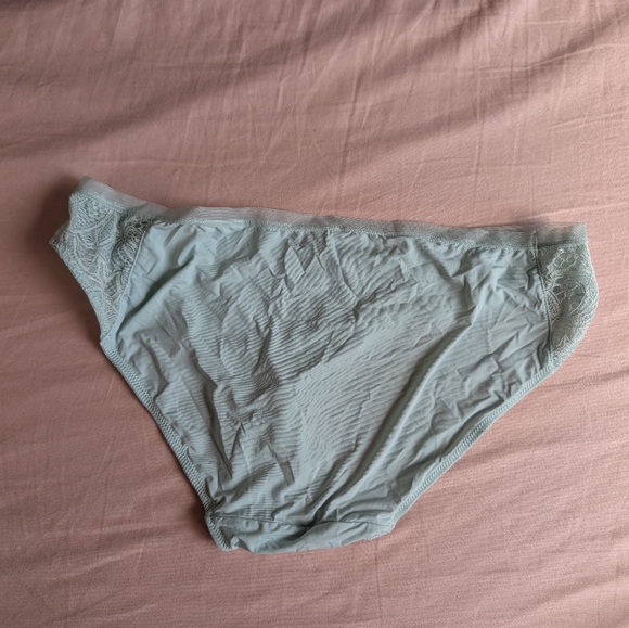 NWOT Lively Unlined Lace Bra + Bikini Panty Set - Picture 13 of 13